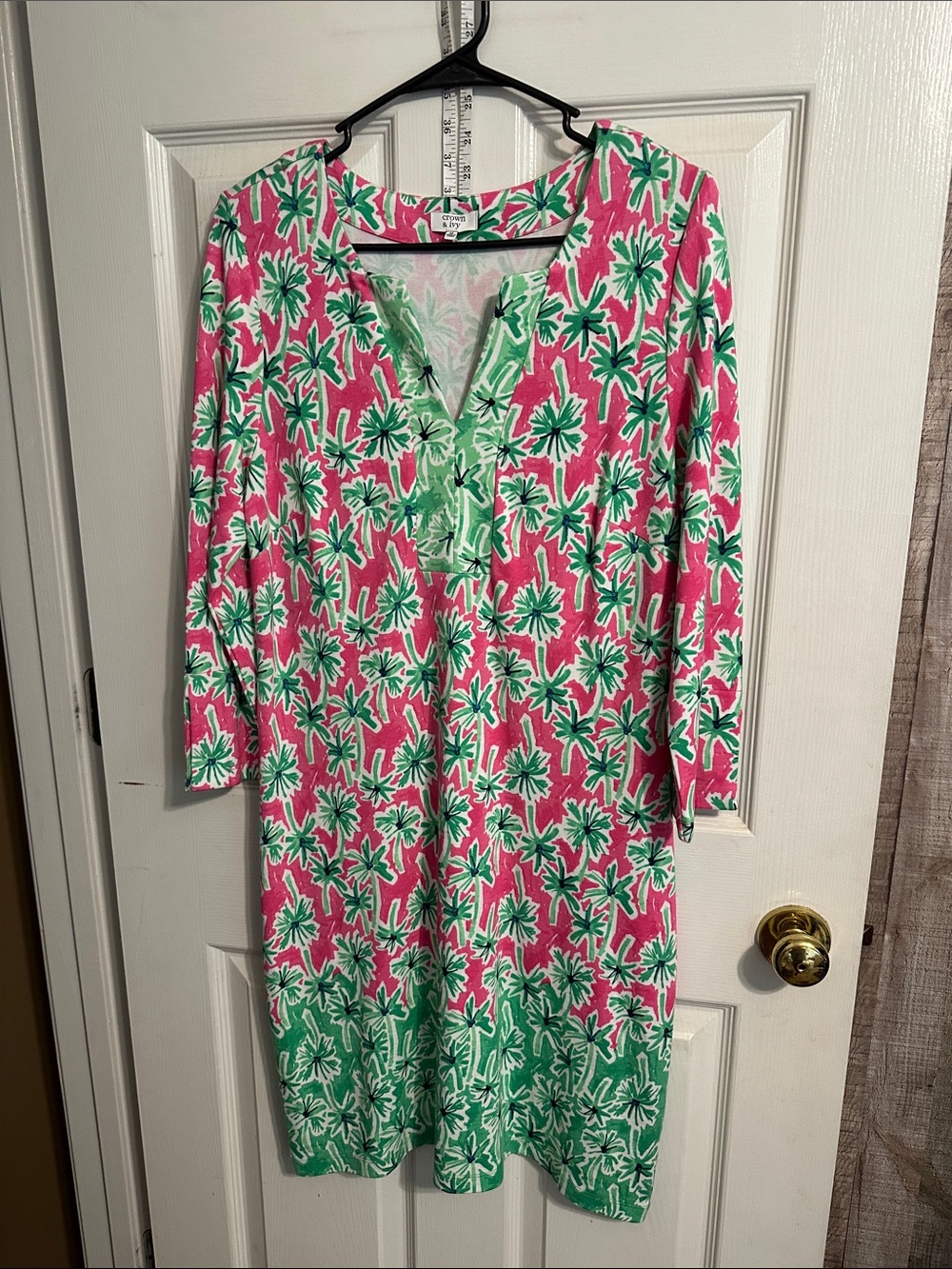 crown & ivy Pink and Green Floral Long Sleeve Shift Dress